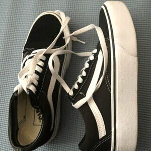 "Vans" Platform Sneakers •6 & 1/2